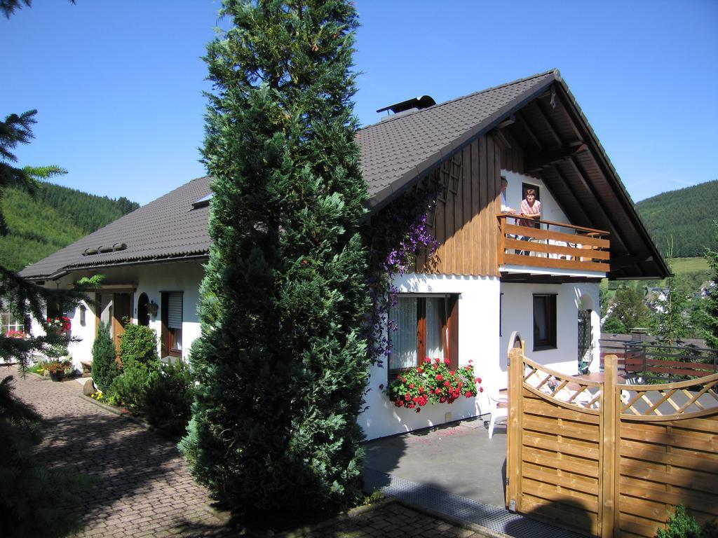 Ferienwohnung Buecker Schmallenberg Buitenkant foto